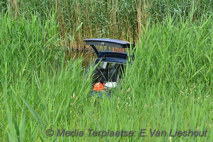 Mediaterplaats auto te water parkeer rem vergeten hoofddorp 28052018 Image00001