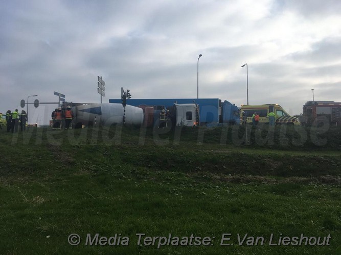 mediaterplaatse vrachtwagen met beton om n11 ldn 27112018 Image00004