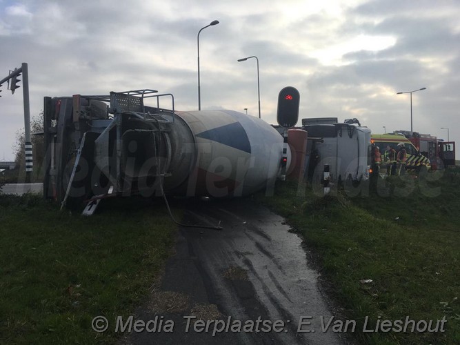 mediaterplaatse vrachtwagen met beton om n11 ldn 27112018 Image00005