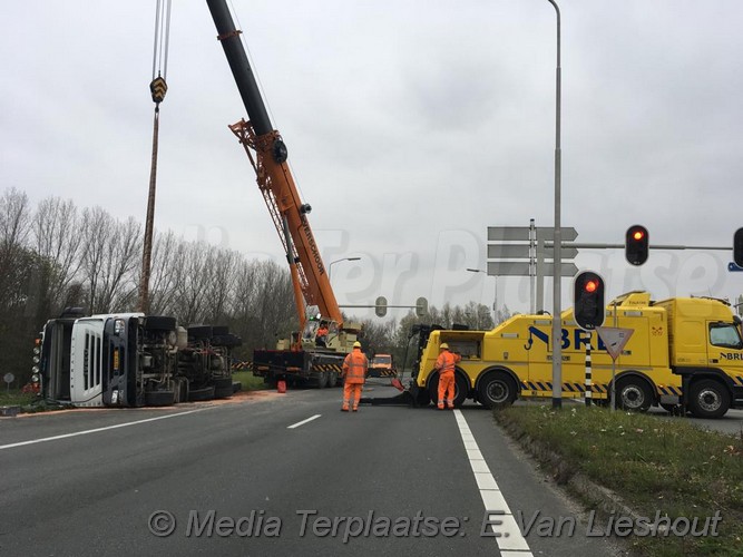 mediaterplaatse vrachtwagen met beton om n11 ldn 27112018 Image00006