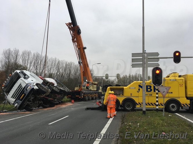 mediaterplaatse vrachtwagen met beton om n11 ldn 27112018 Image00007