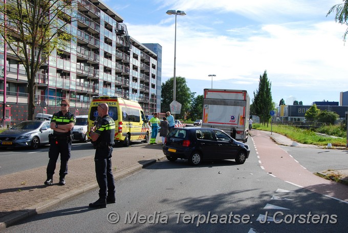 Mediaterplaatse auto tegen vrachtwagen leiderdorp 01082016 Image00003