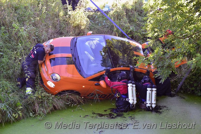 Mediaterplaatse ongeval auto sloot hdp 18082016 Image00006