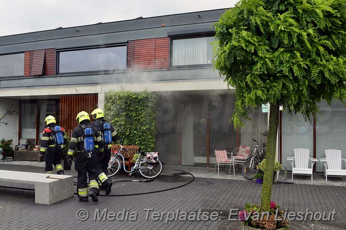 Mediaterplaatse brandje woning hoofddorp 22082016 Image00003