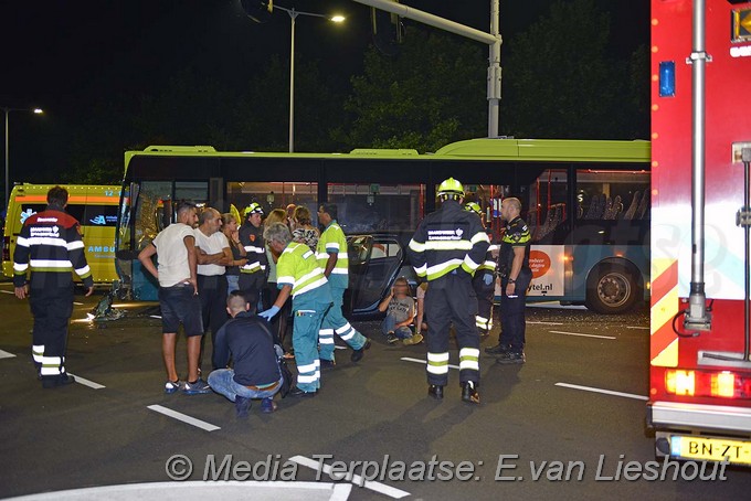 MediaTerplaatse ongeval auto bus hdp 26082016 Image00002
