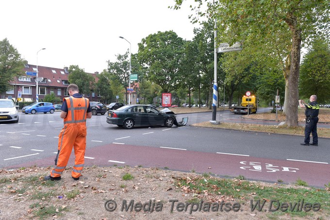Mediaterplaatse ongeval auto tegen paal leiden 07082018 Image00207