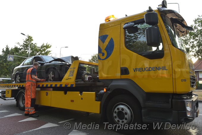 Mediaterplaatse ongeval auto tegen paal leiden 07082018 Image00212