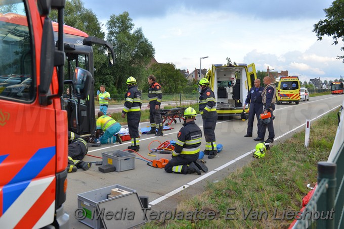 Mediaterplaatse scooter klapt op lijnbus hoofddorp 13082018 Image00004