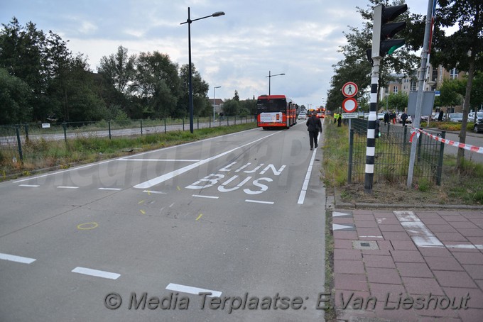 Mediaterplaatse scooter klapt op lijnbus hoofddorp 13082018 Image00015