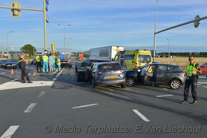 Mediaterplaatse ongeval Rozenburg N201 met letsel 20082018 Image00003
