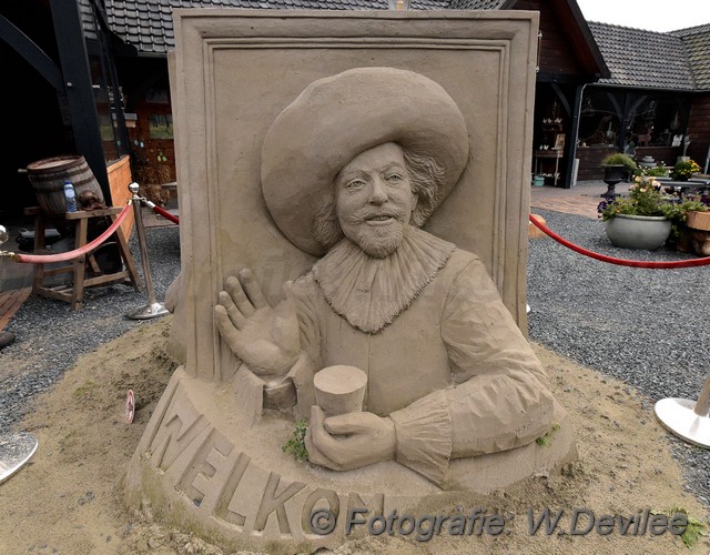 Mediaterplaatse zandsculpturen garderen 28082018 Image00001