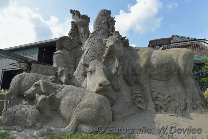 Mediaterplaatse zandsculpturen garderen 28082018 Image00008