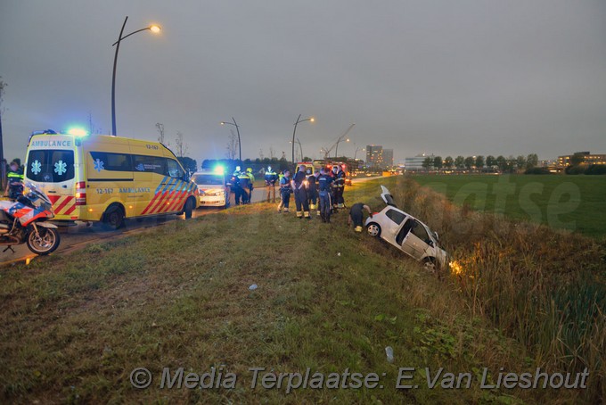 Mediaterplaatse auto greppel hoofddorp 29082018 Image00001