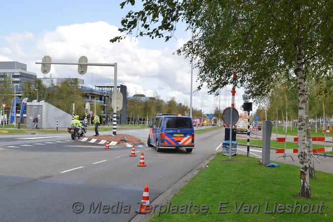 Mediaterplaatse zwaar ongeval auto bus schiphol 30082018 Image00001