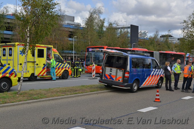 Mediaterplaatse zwaar ongeval auto bus schiphol 30082018 Image00003