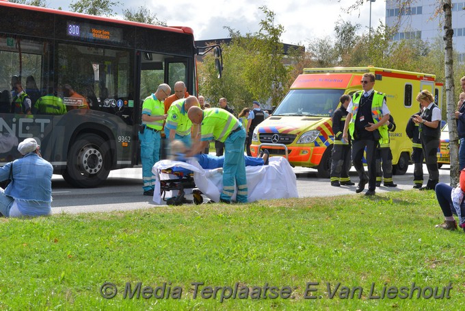 Mediaterplaatse zwaar ongeval auto bus schiphol 30082018 Image00008