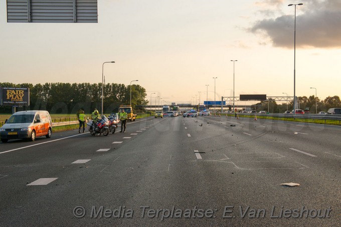 Mediaterplaatse zwaar ongeval a4 rechts hoofddorp 30082018 Image00006