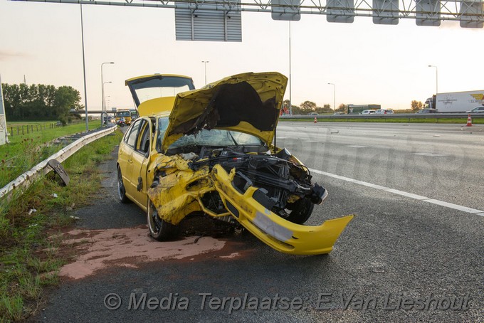 Mediaterplaatse zwaar ongeval a4 rechts hoofddorp 30082018 Image00012