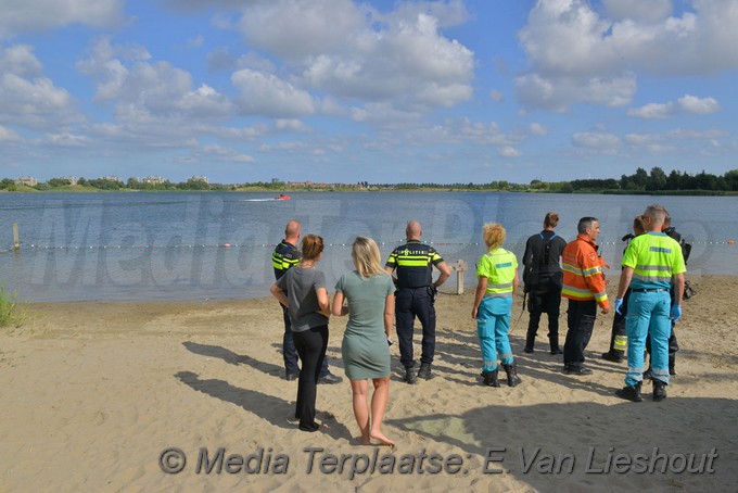 Mediaterplaatse zwemmers zoek toolenburgplas hoofddorp 17072018 Image00006
