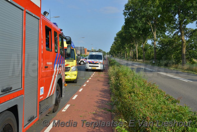 Mediaterplaatse auto in tuin hoofddorp 18072018 Image00006