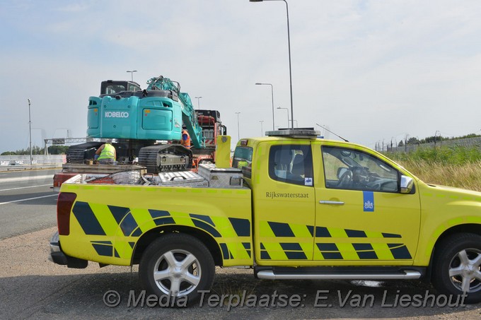 Mediaterplaatse te hoog geladenvrachtwagen weterinbrug 20072018 Image00004