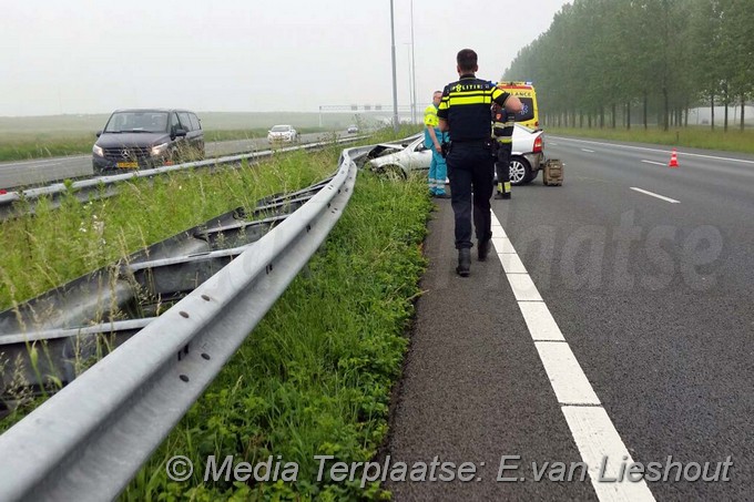 Mediaterplaatse ongeval auto a4 nieuw vennep 04062016 Image00002