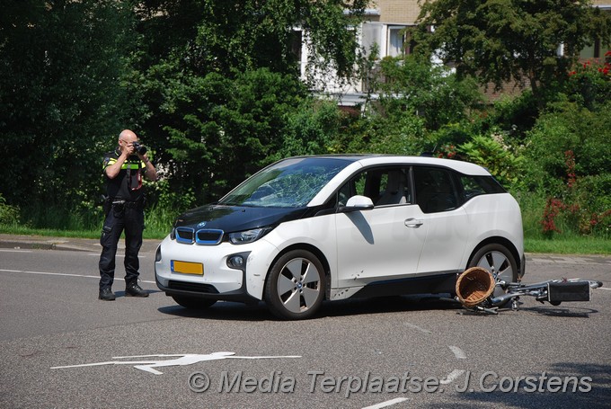 Mediaterplaatse ongeval auto fietsers ldp 04062016 Image00005