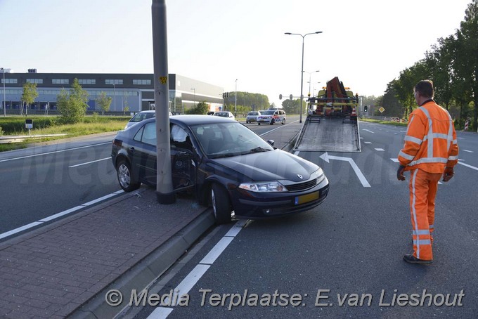 Mediaterplaatse ongeval fokkerweg oudemeer 06062016 Image00005