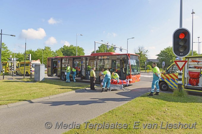 Mediaterplaatse ongeval stadsbus met letsel hoofddorp 15062016 Image00004