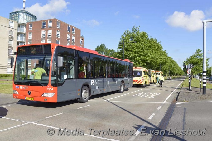 Mediaterplaatse ongeval stadsbus met letsel hoofddorp 15062016 Image00008