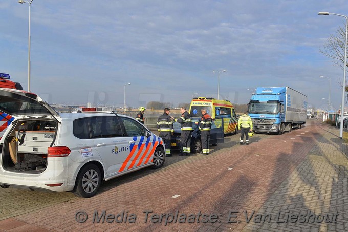 MediaTerplaatse ongeval met vrachtwagen rozenburg 07032018 Image00008
