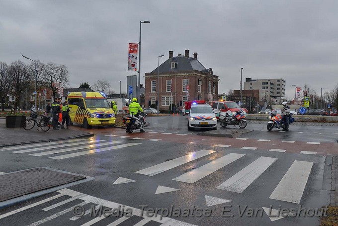 Mediaterplaatse ongeval zwaar fietser kruisweg hoofddorp 08032018 Image00011