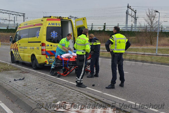 Mediaterplaatse Ongeval kerende auto van der heuvel goed hart laan hoofddorp 09032018 Image00008