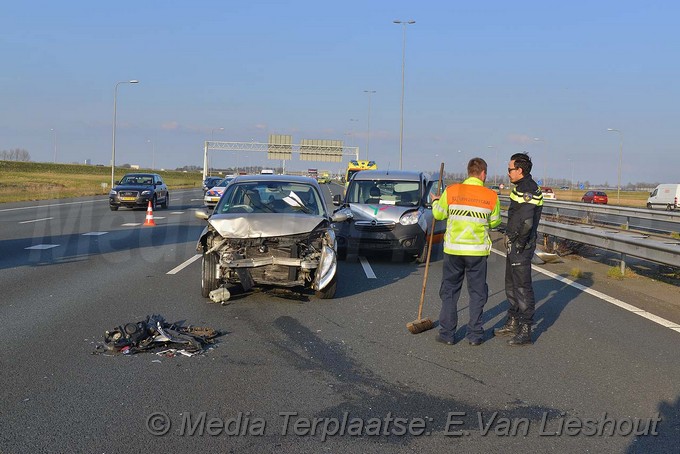 Mediaterplaatse ongeval vier auto a4 burgerveen 14032018 Image00008