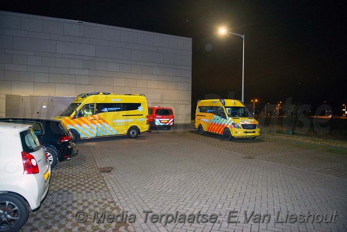 Mediaterplaatse trauma helikopter land op rotonden bennebroekerweg hoofddorp 16032018 Image00002