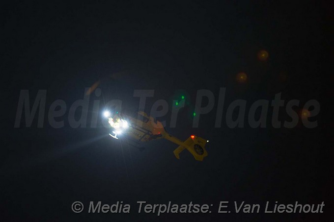 Mediaterplaatse trauma helikopter land op rotonden bennebroekerweg hoofddorp 16032018 Image00010
