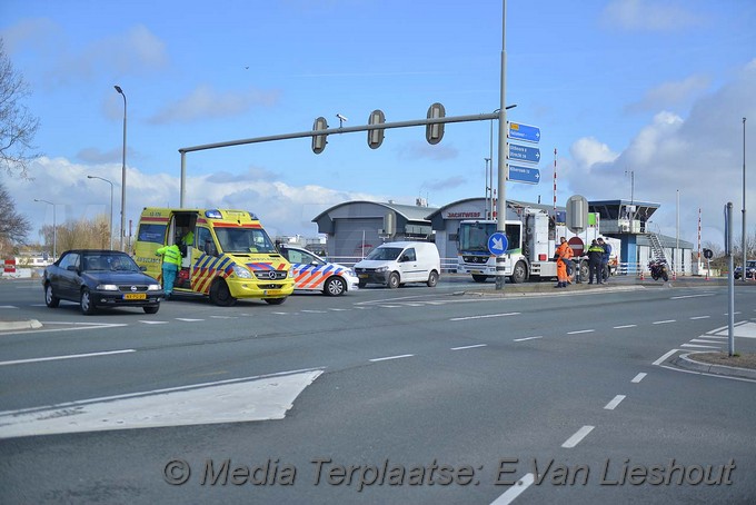 Mediaterplaatse ongeval vuilniswagen klapt op voorligger n196 aalsmeer 23032018 Image00001