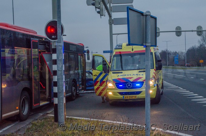 Mediaterplaatse ongeval lijnbus auto hoofddorp 24032018 Image00001