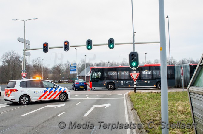 Mediaterplaatse ongeval lijnbus auto hoofddorp 24032018 Image00004