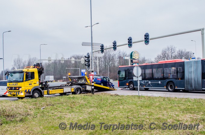 Mediaterplaatse ongeval lijnbus auto hoofddorp 24032018 Image00007