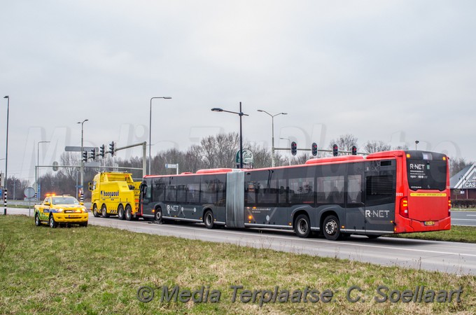 Mediaterplaatse ongeval lijnbus auto hoofddorp 24032018 Image00008