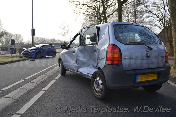 Mediaterplaatse ongeval auto auto paxlaan 26032018 Image00001
