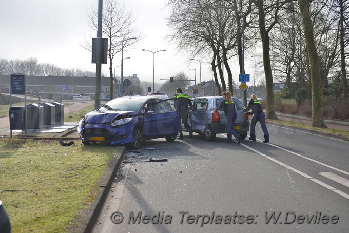 Mediaterplaatse ongeval auto auto paxlaan 26032018 Image00006