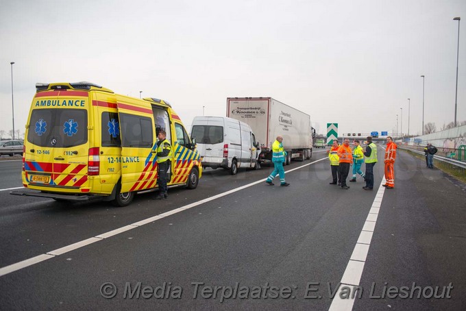 Mediaterplaatse ongeval Bedrijfsbus tegen vrachtwagen lijnden A9 27032018 Image00002