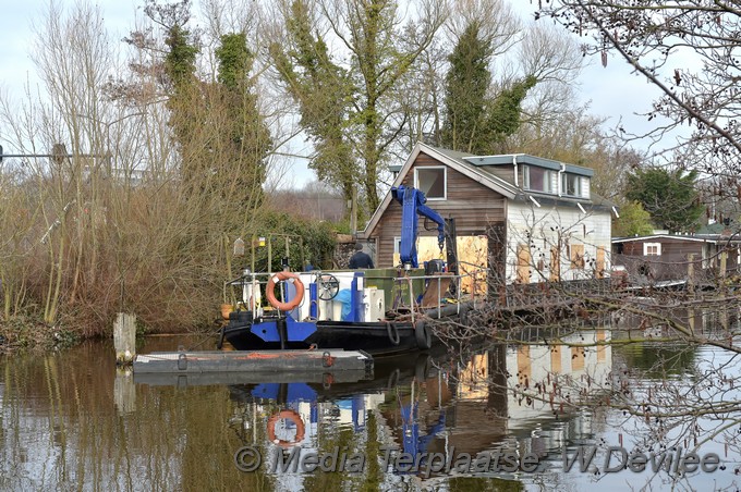 Mediaterplaatse woonboot geborgen leiden 29032018 Image00002