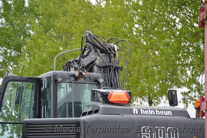 Mediaterplaatse ongeval vrachtwagen met kraan vast viaduct noordwijkerhout 06052019 Image00002