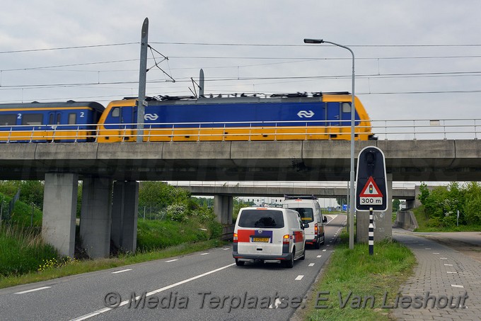 Mediaterplaatse ongeval vrachtwagen met kraan vast viaduct noordwijkerhout 06052019 Image00005
