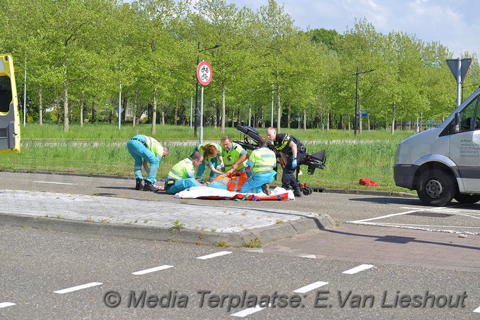 Mediaterplaatse ongeval zwaar voetganger auto diamantlaan hoofddorp 09052019 Image00001