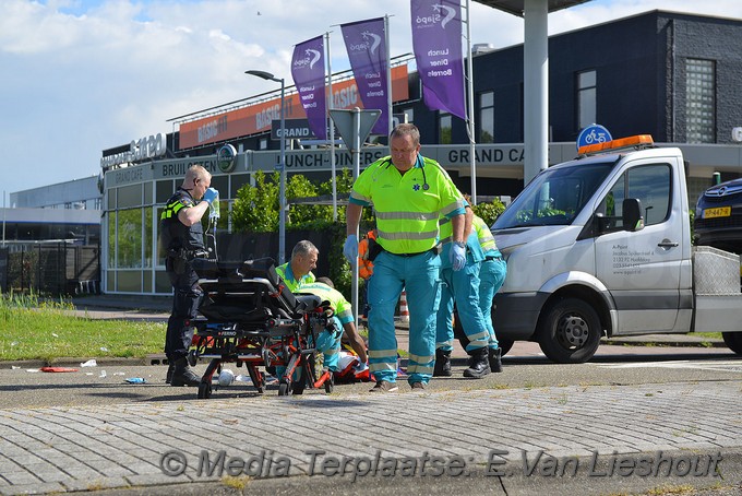 Mediaterplaatse ongeval zwaar voetganger auto diamantlaan hoofddorp 09052019 Image00004