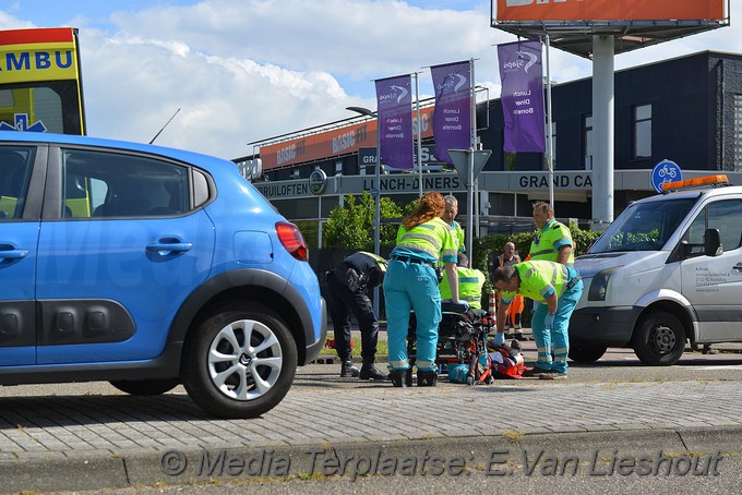 Mediaterplaatse ongeval zwaar voetganger auto diamantlaan hoofddorp 09052019 Image00006